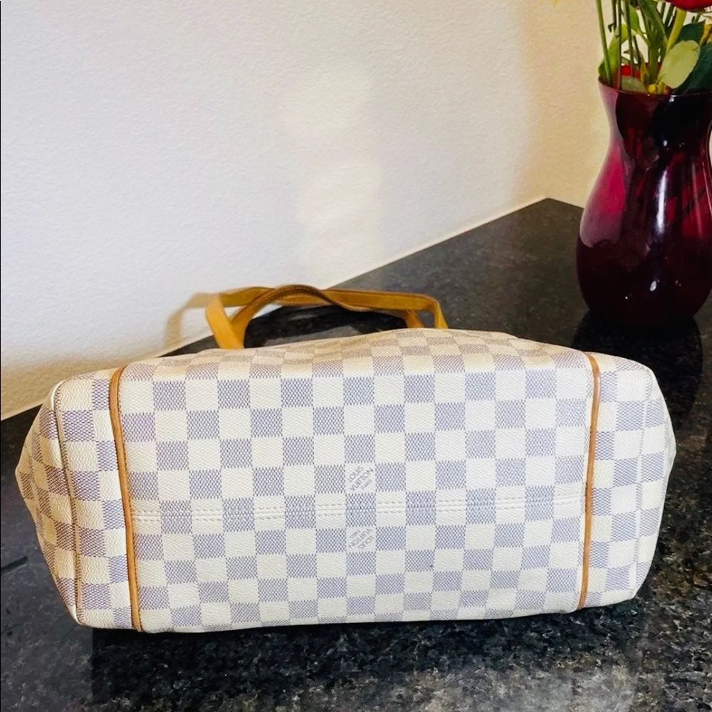 Louis Vuitton Damier Azur Totally MM - Picture 5 of 9